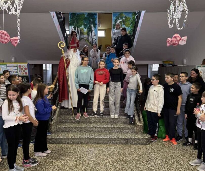 Sveti Nikola posjetio naše učenike